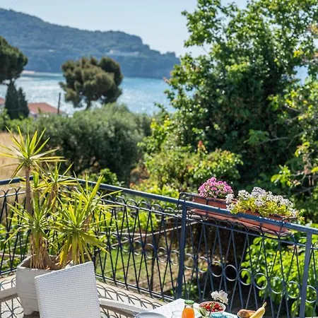 Gli Archi Sul Mare Bed & Breakfast *