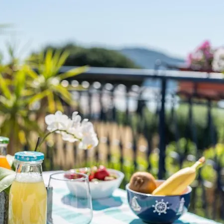 Gli Archi Sul Mare Bed & Breakfast *