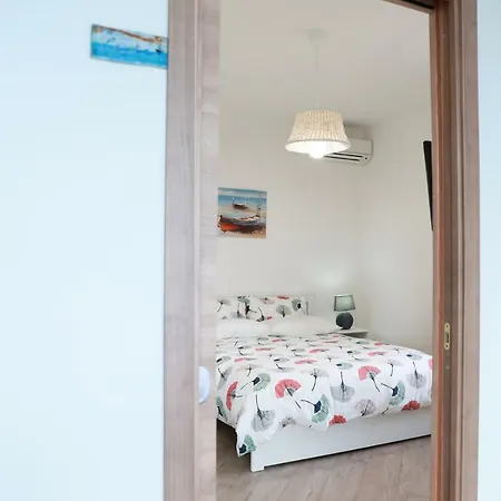 Gli Archi Sul Mare Bed & Breakfast *