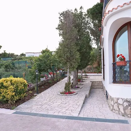 Gli Archi Sul Mare Bed & Breakfast *