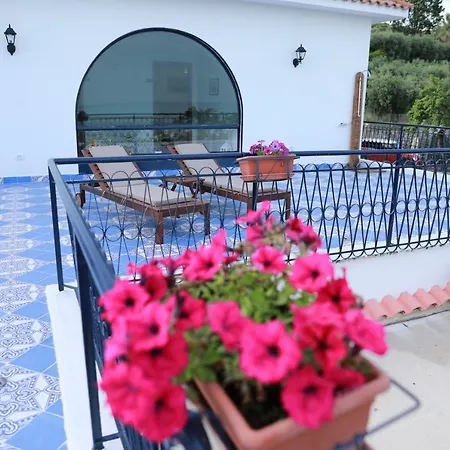 Gli Archi Sul Mare Bed & Breakfast *