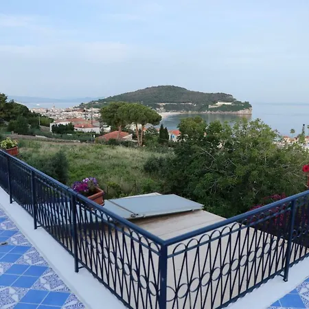Bed & Breakfast Gli Archi Sul Mare *