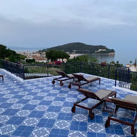Gli Archi Sul Mare Bed & Breakfast *