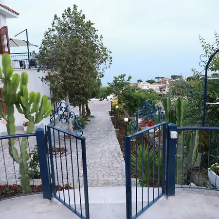Bed & Breakfast Gli Archi Sul Mare *